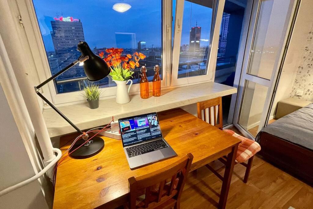 Orange Metro Fast Wifi 1Gbs Big Tv Hbo Appletv Apartment Varşovia Exterior foto