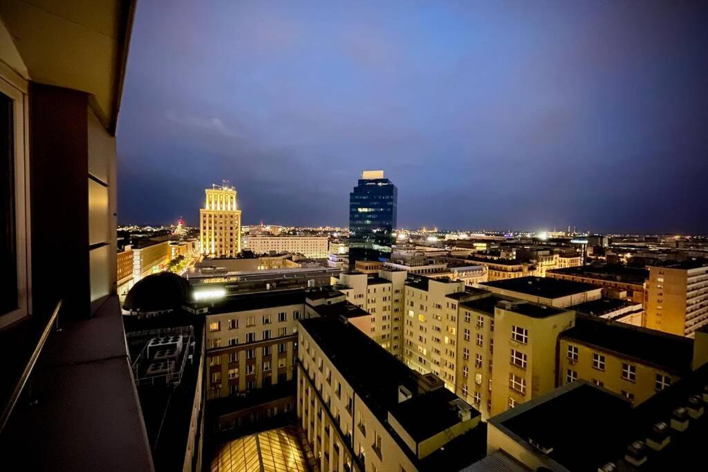 Orange Metro Fast Wifi 1Gbs Big Tv Hbo Appletv Apartment Varşovia Exterior foto